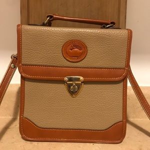Beautiful Vintage Leather Dooney & Bourke bag